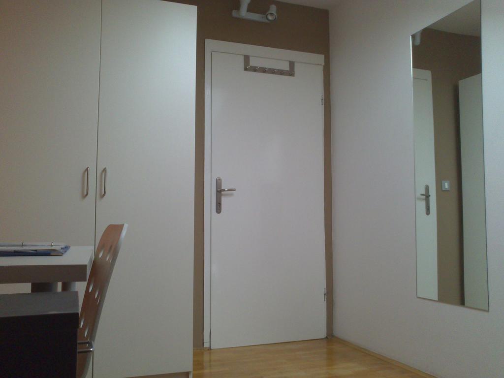 Rainbow Rooms Ljubljana Room photo